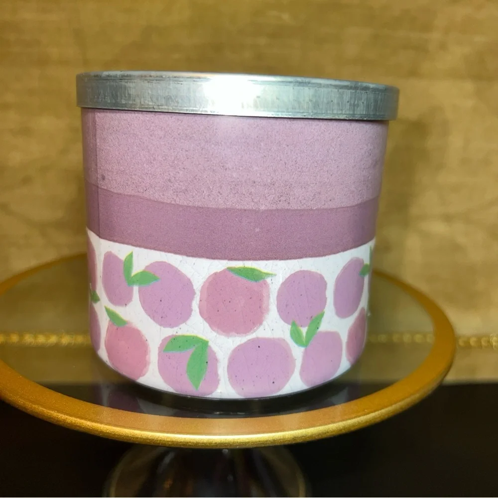 Bath & Body Works Blackberries & Basil Scented Candle Essential Oils 14.5 oz - Picture 3 of 7